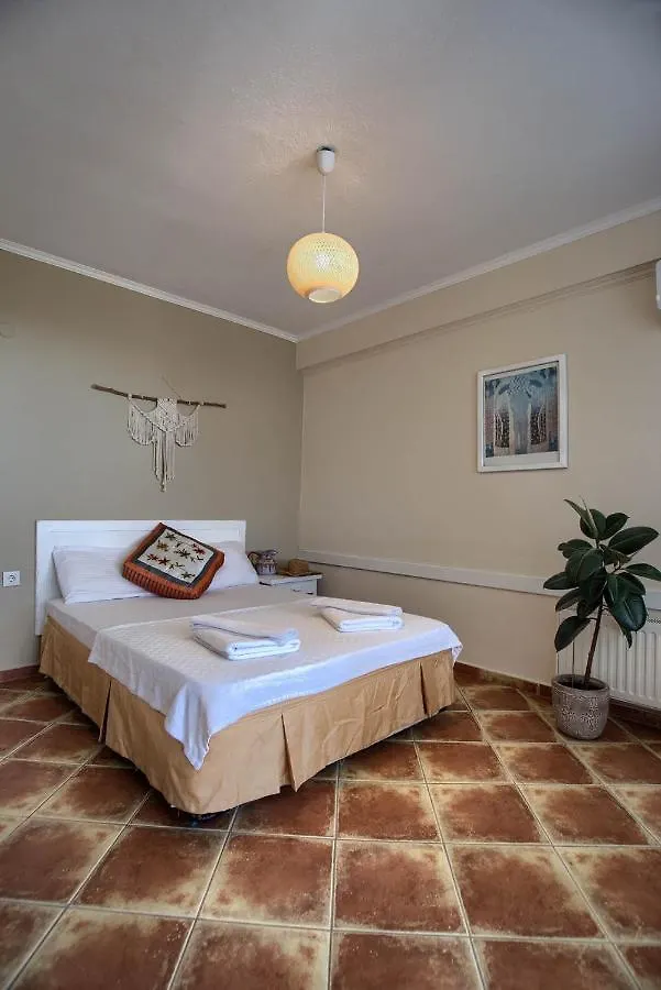 Club Afrodit Tatil Koeyue Altinoluk Resort