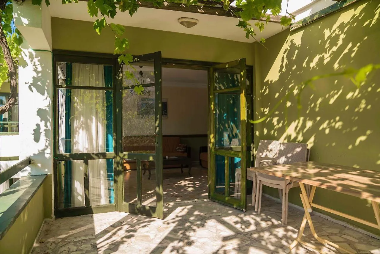 Resort Club Afrodit Tatil Koeyue Altinoluk